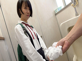 雪乃ちゃんの通学路はラブホテル街　粘着オジサンは毎日スカートに潜ってパンツをペロペロ舐めた後にご褒美をくれます　サンプル画像06